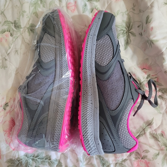 NWOT Skecher's Women's Go Run consistent vivid horizon - Picture 3 of 4